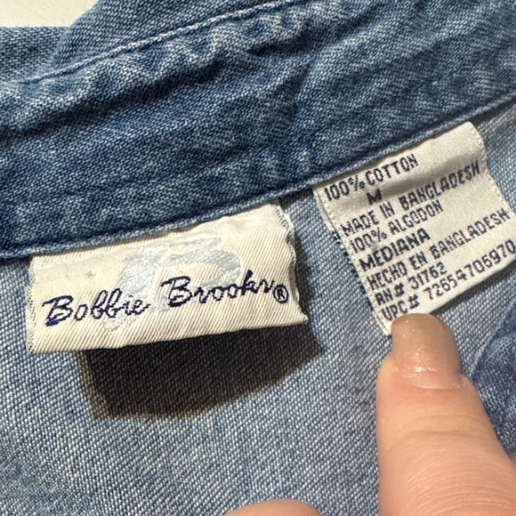 VINTAGE Bobbie Brooks Light Blue Denim Fall Leaves Cotton Button Button Down - Picture 2 of 3